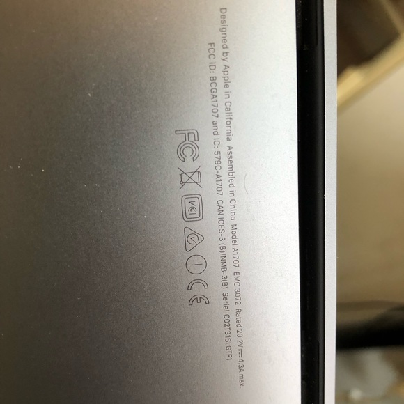 Macbook pro - Picture 2 of 5